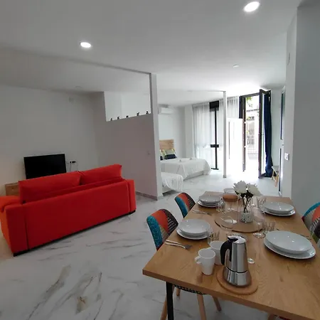 Estudio Centrico, A Pie De Calle